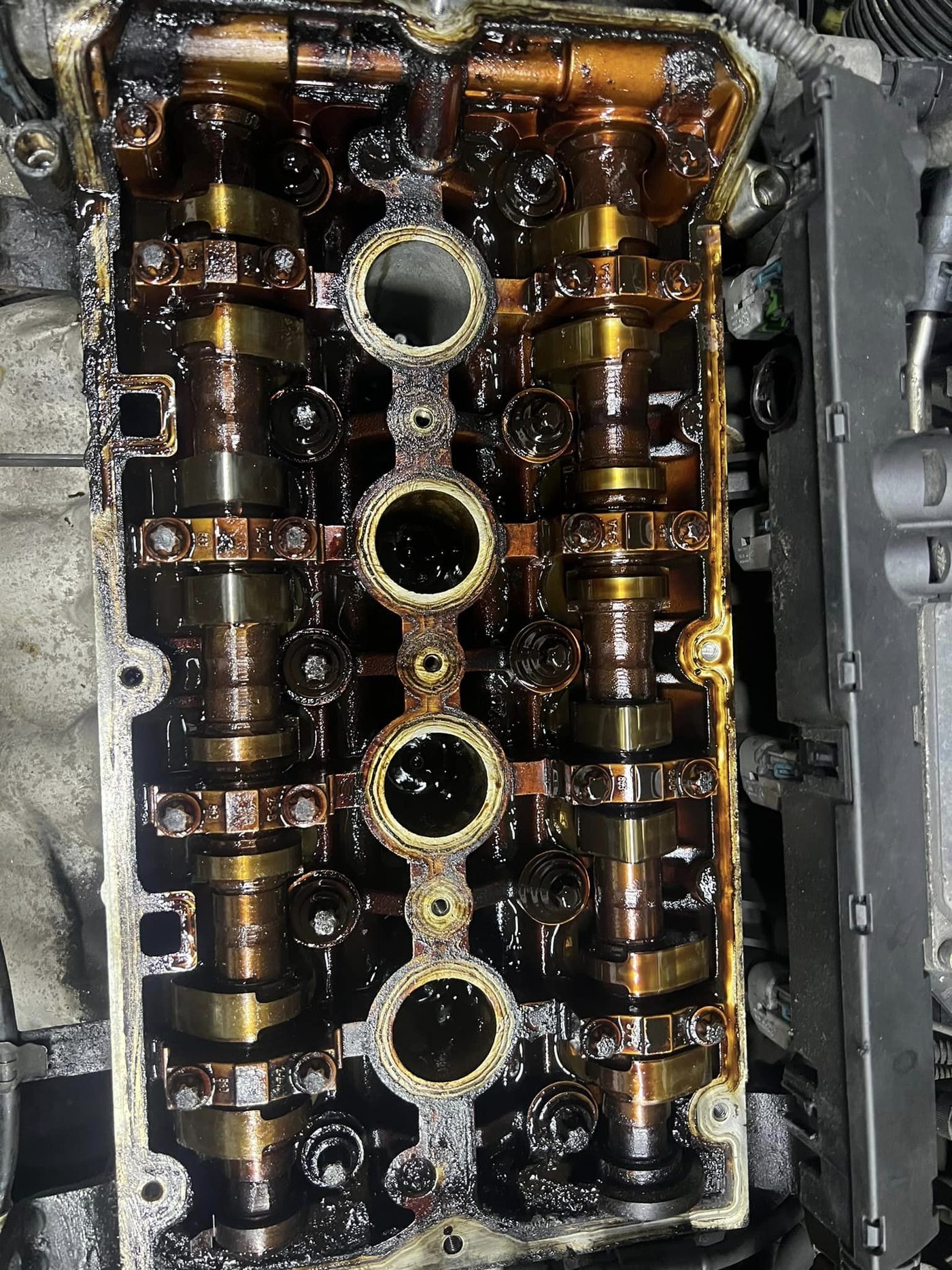 Cylinder head with the cam cover off